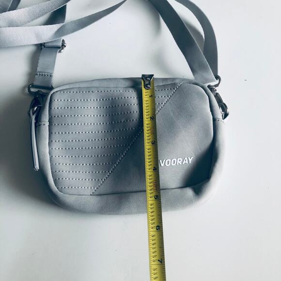 Vooray 'Sidekick' Crossbody Bag Light Gray Small Zip Enclosed Pouch - Picture 6 of 10